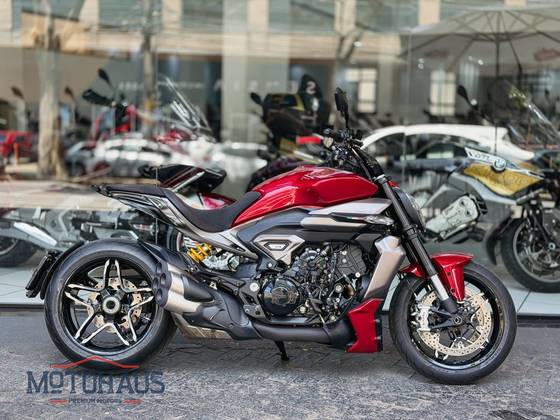 DUCATI XDIAVEL V4 