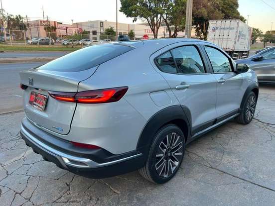 FIAT-FASTBACK-1.0 TURBO 200 HYBRID AUDACE CVT FIAT-FASTBACK-2025