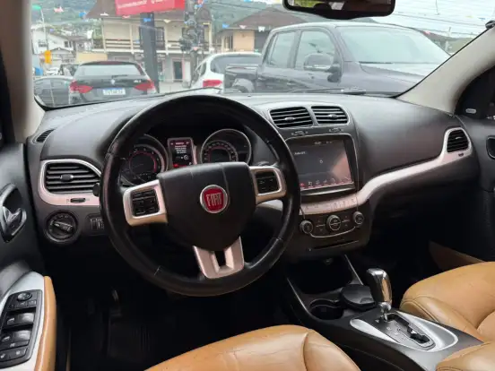 FIAT-FREEMONT-2013