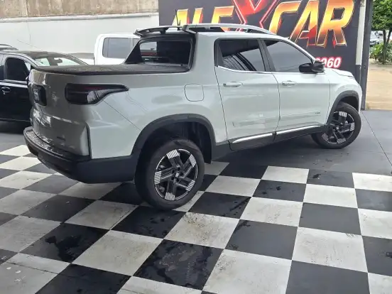 FIAT-TORO-1.3 TURBO 270 HYBRID VOLCANO AT6 FIAT-TORO-2026