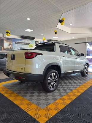 FIAT-TORO-2023