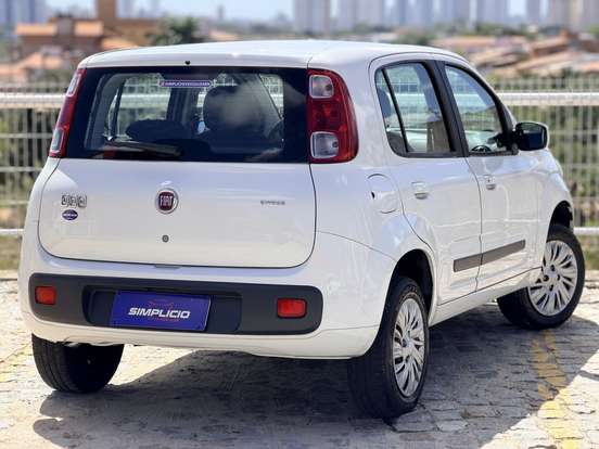 FIAT-UNO-1.0 EVO VIVACE 8V FLEX 4P MANUAL FIAT-UNO-2015