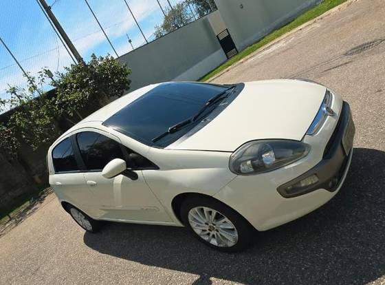 FIAT PUNTO 1.6 ESSENCE 16V FLEX 4P AUTOMATIZADO