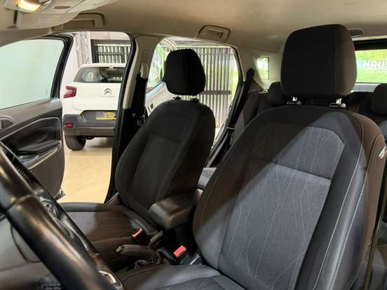 FORD-ECOSPORT-2018
