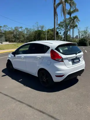 FORD-FIESTA-2014