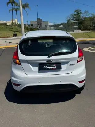 FORD-FIESTA-2014