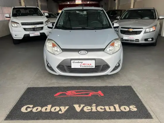 FORD FIESTA 1.6 ROCAM SEDAN 8V FLEX 4P MANUAL