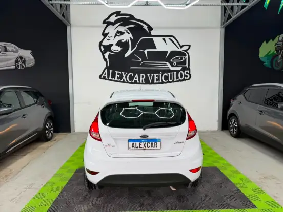 FORD-FIESTA-2014
