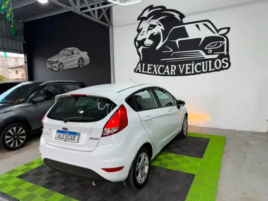 FORD-FIESTA-2014