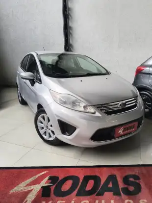 FORD-FIESTA-2010