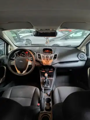 FORD-FIESTA-2010