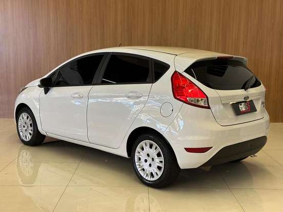 FORD-FIESTA-2015