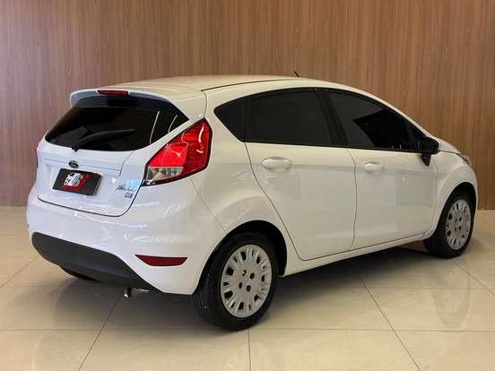 FORD-FIESTA-2015
