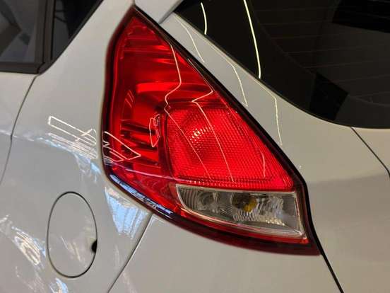 FORD-FIESTA-2015
