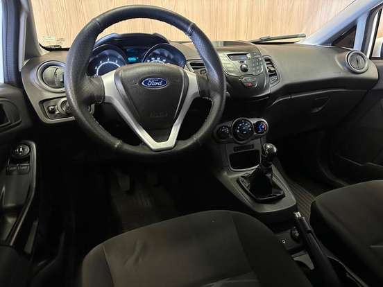 FORD-FIESTA-2015