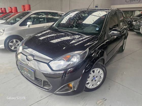 FORD FIESTA 1.6 ROCAM SE PLUS HATCH 8V FLEX 4P MANUAL