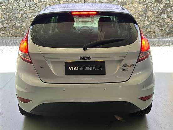 FORD-FIESTA-2016