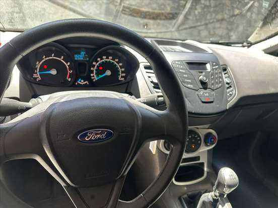 FORD-FIESTA-2016