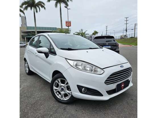 FORD-FIESTA-2015