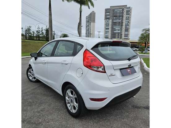 FORD-FIESTA-2015