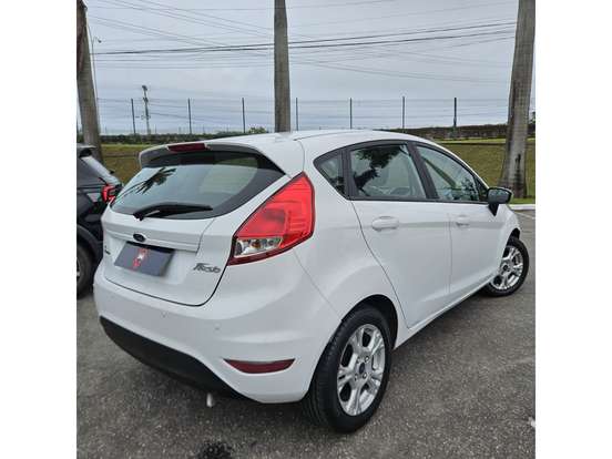 FORD-FIESTA-2015