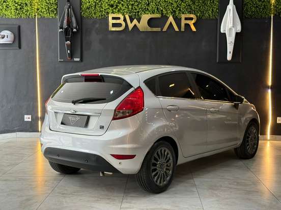 FORD-FIESTA-1.6 TITANIUM HATCH 16V FLEX 4P POWERSHIFT FORD-FIESTA-2015