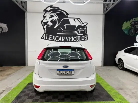 FORD-FOCUS-2011