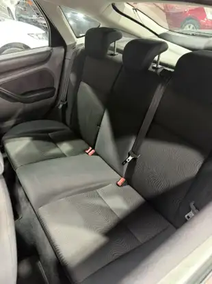 FORD-FOCUS-2011