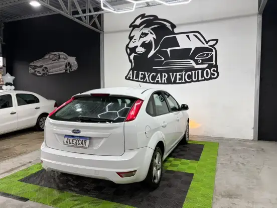 FORD-FOCUS-2011