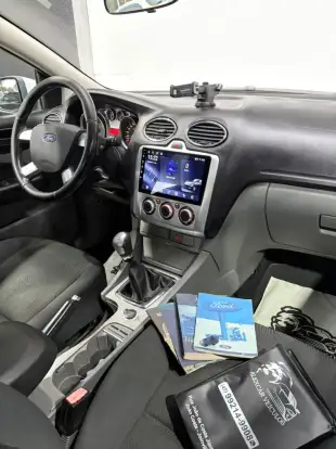 FORD-FOCUS-2011