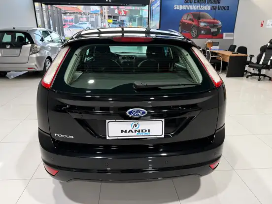 FORD-FOCUS-2011