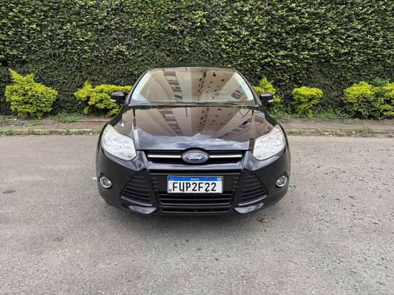 FORD-FOCUS-2014