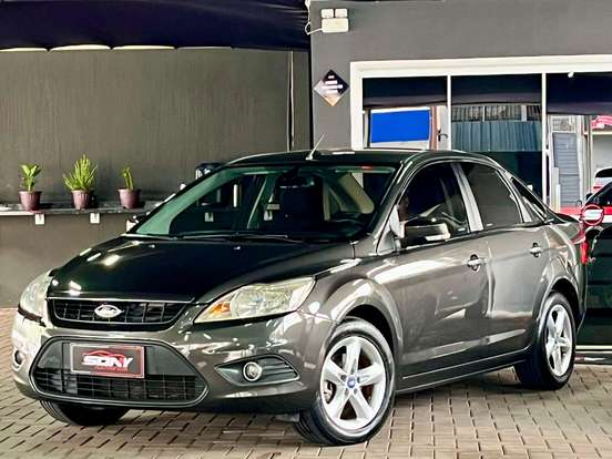 FORD-FOCUS-2011