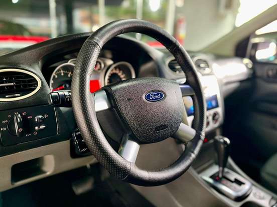FORD-FOCUS-2011