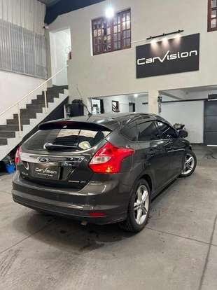 FORD-FOCUS-2014