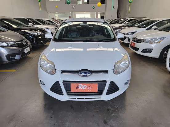 FORD-FOCUS-2014