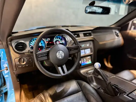 FORD-MUSTANG-2010