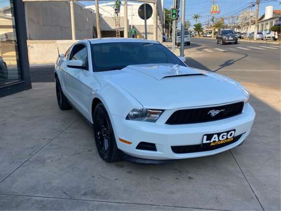 FORD-MUSTANG-2010