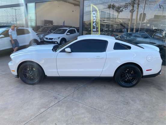 FORD-MUSTANG-2010