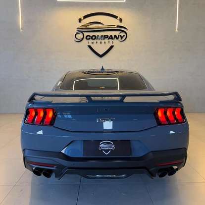 FORD-MUSTANG-2024