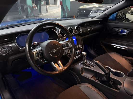 FORD-MUSTANG-2020