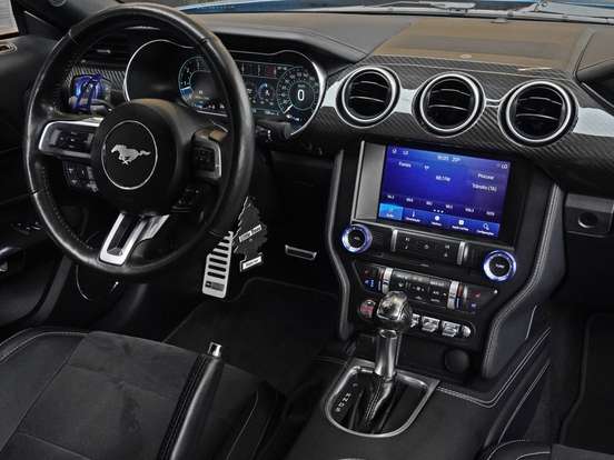 FORD-MUSTANG-2020
