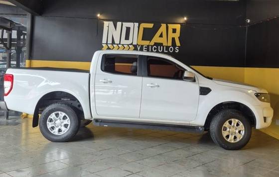FORD RANGER 2.2 XLS 4X2 CD 16V DIESEL 4P AUTOMÁTICO
