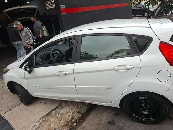 FORD-FIESTA-1.5 S HATCH 16V FLEX 4P MANUAL FORD-FIESTA-2014