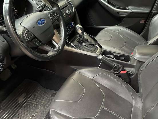 FORD-FOCUS-2.0 SE PLUS 16V FLEX 4P POWERSHIFT FORD-FOCUS-2016
