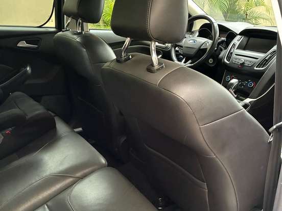 FORD-FOCUS-2.0 SE PLUS 16V FLEX 4P POWERSHIFT FORD-FOCUS-2016