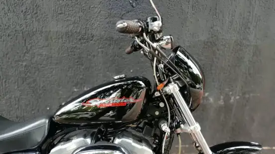 HARLEY-DAVIDSON-SPORTSTER XL 883-2005