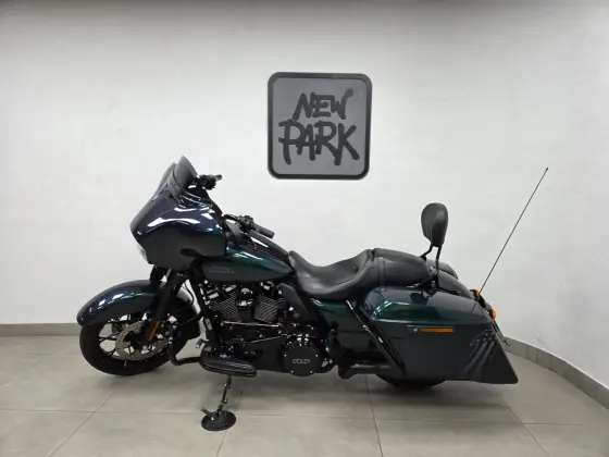 HARLEY-DAVIDSON STREET GLIDE SPECIAL 