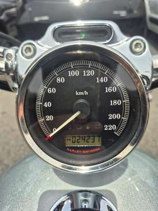 HARLEY-DAVIDSON-SPORTSTER 1200 XL CUSTOM-2012