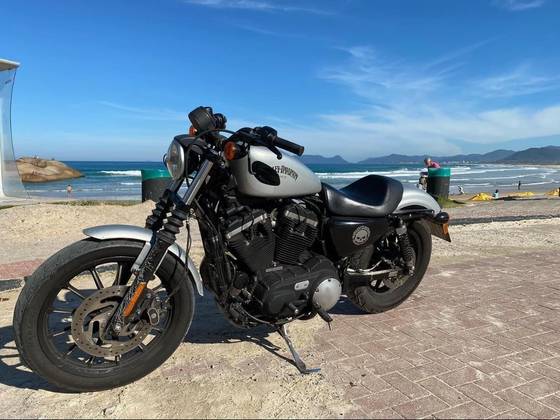 HARLEY-DAVIDSON SPORTSTER IRON 883 
